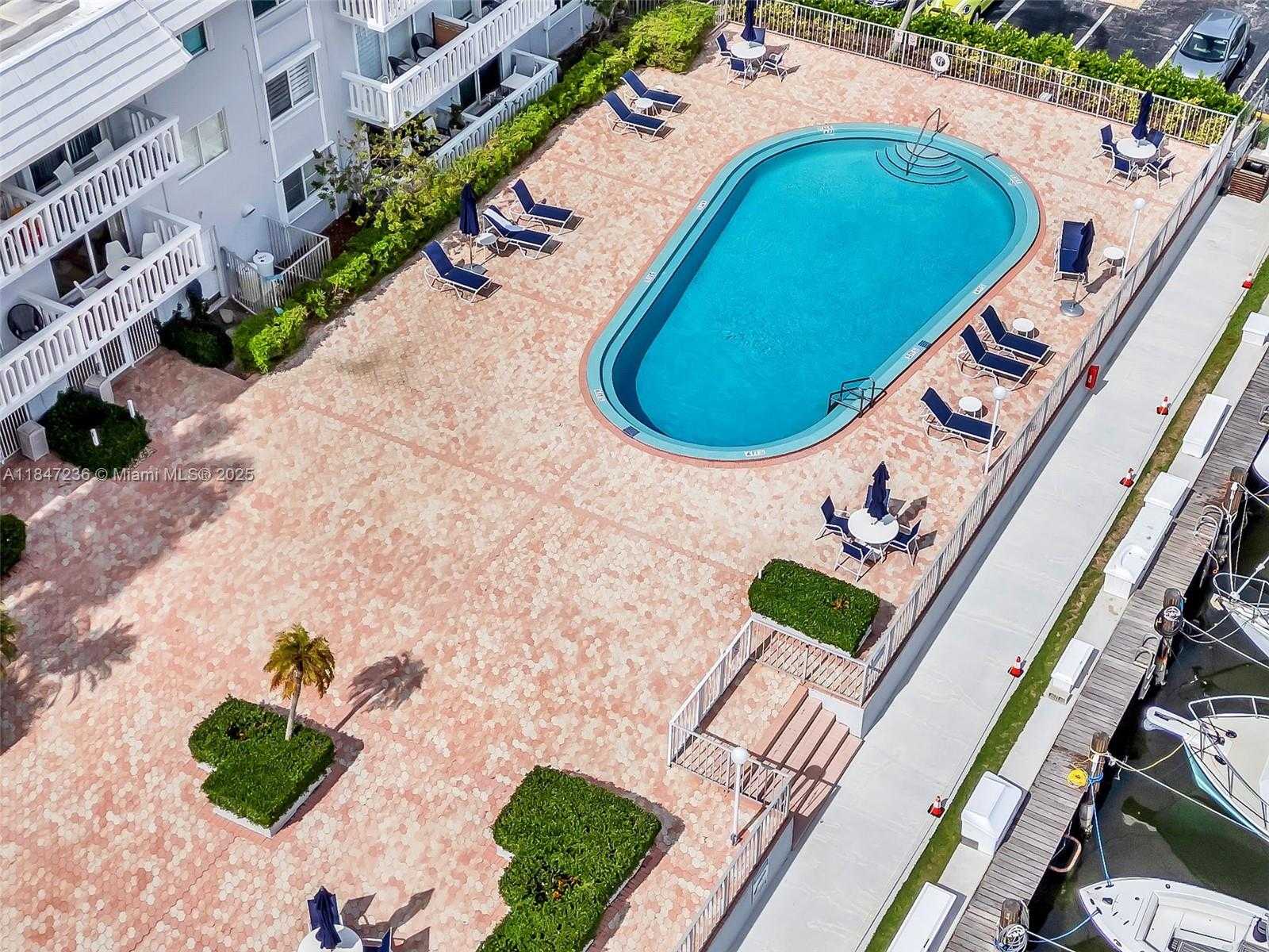Small Image of 100 EDGEWATER DR #240, Coral Gables Number 24