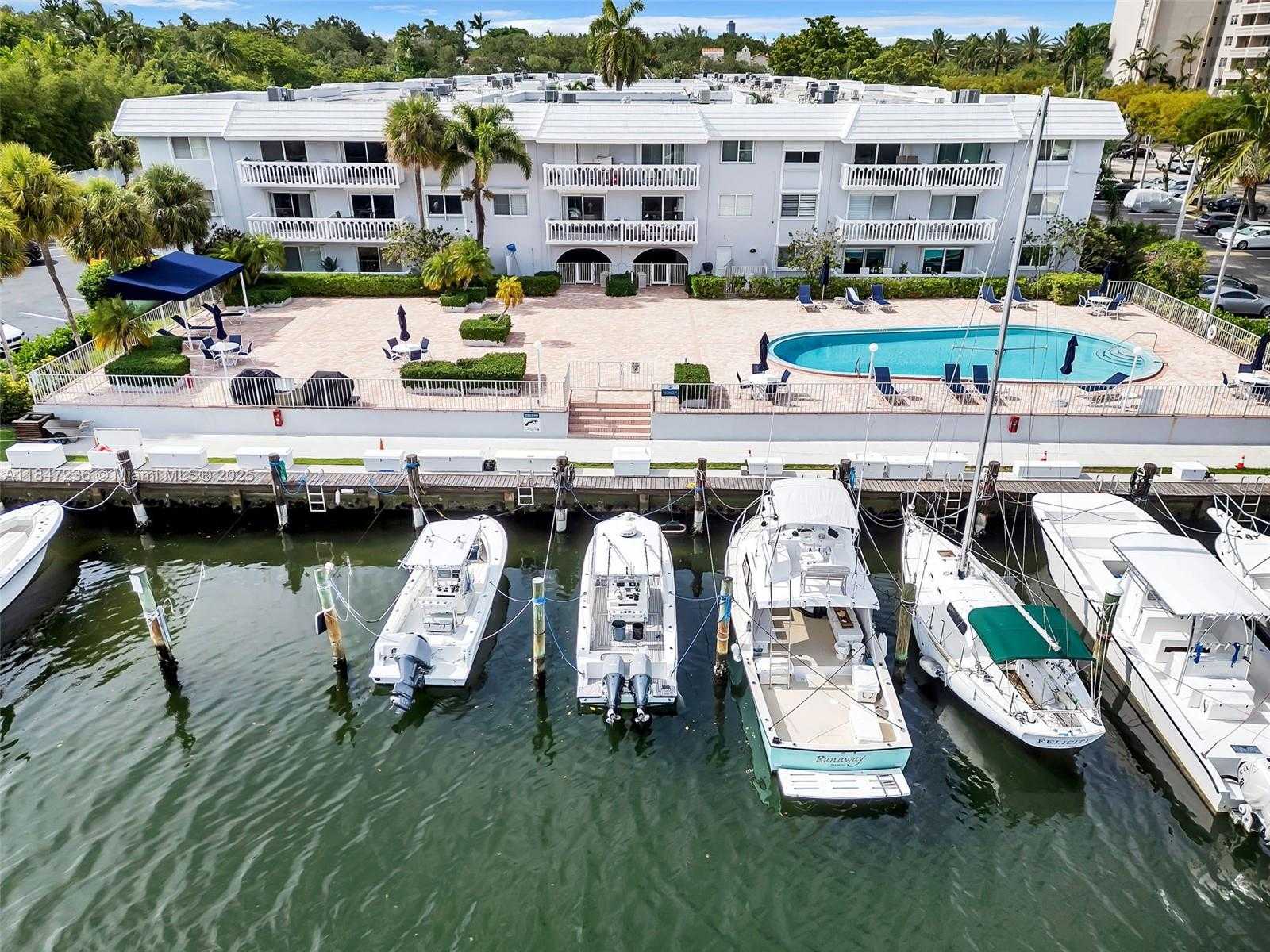 Small Image of 100 EDGEWATER DR #240, Coral Gables Number 25