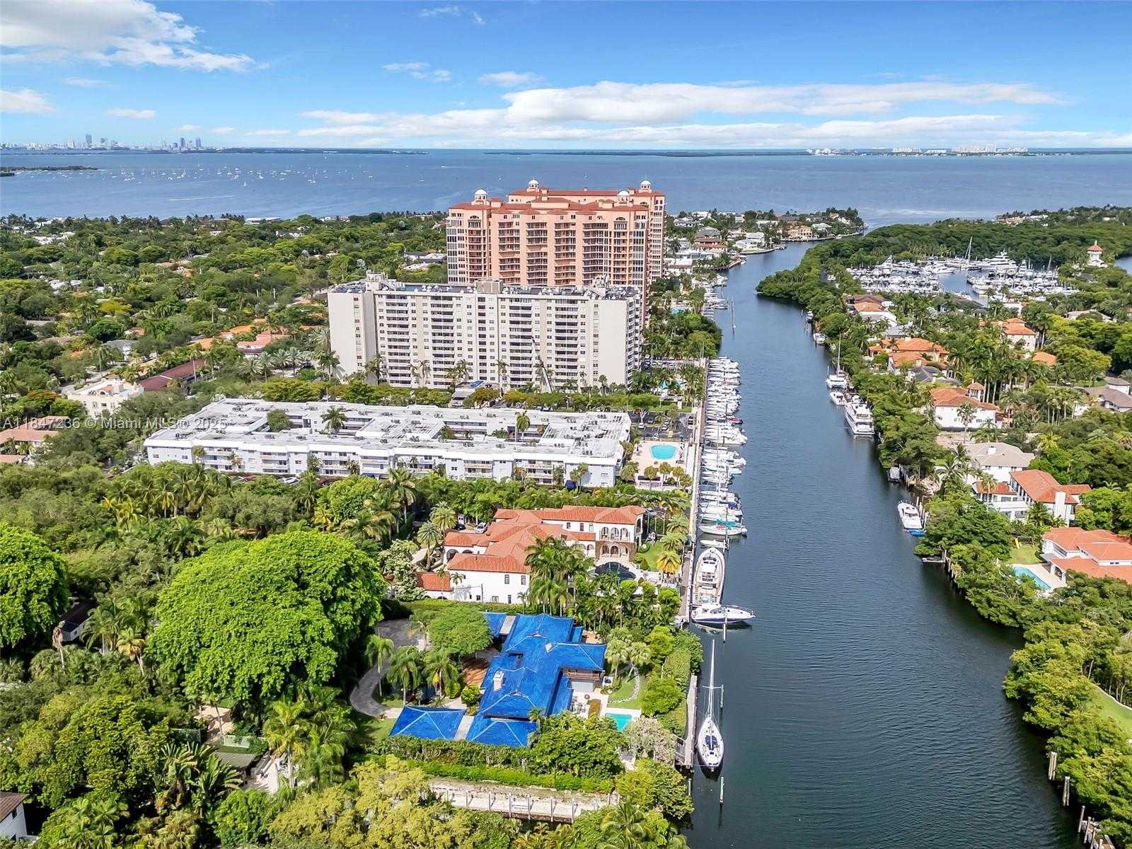 Small Image of 100 EDGEWATER DR #240, Coral Gables Number 27