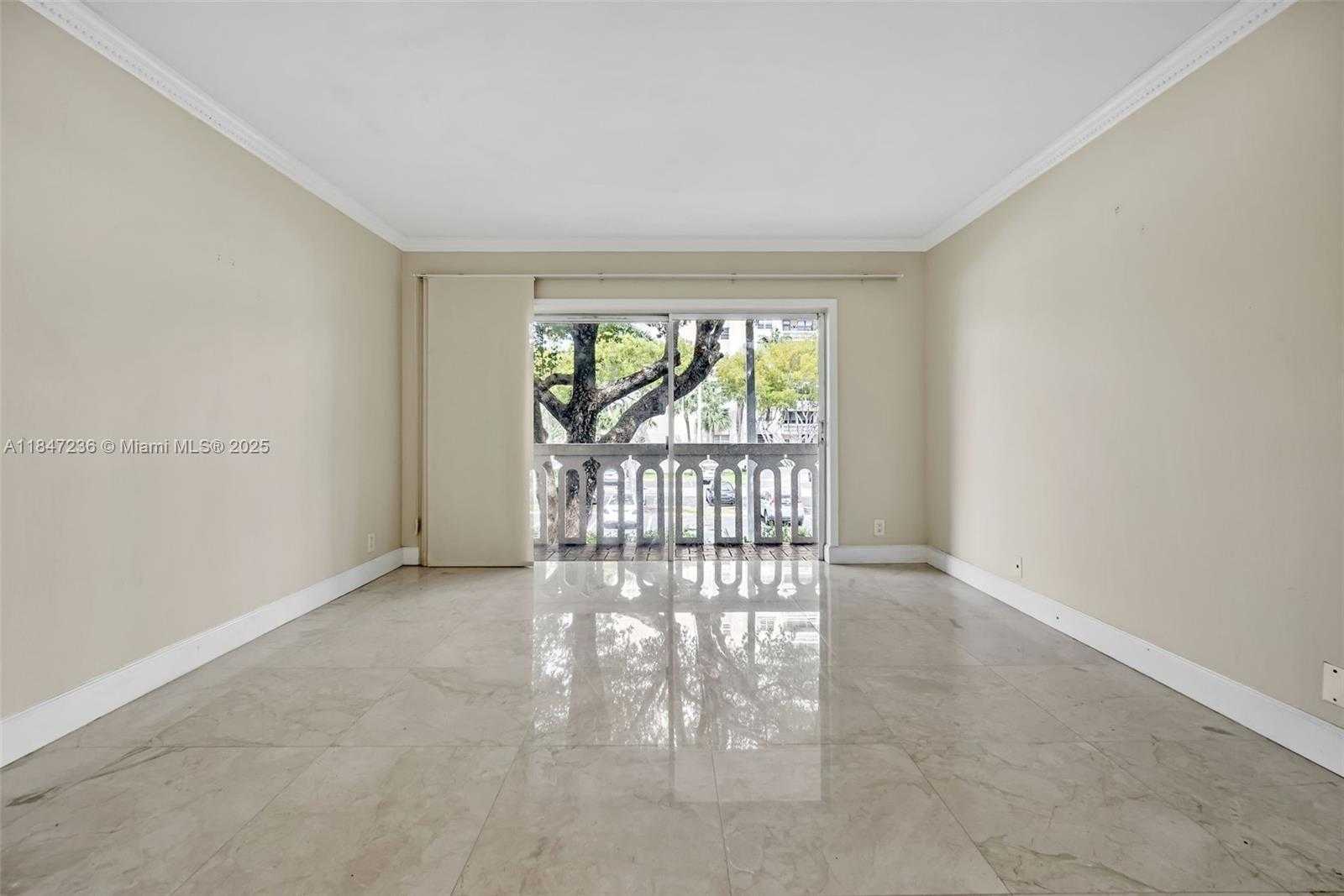 Small Image of 100 EDGEWATER DR #240, Coral Gables Number 4