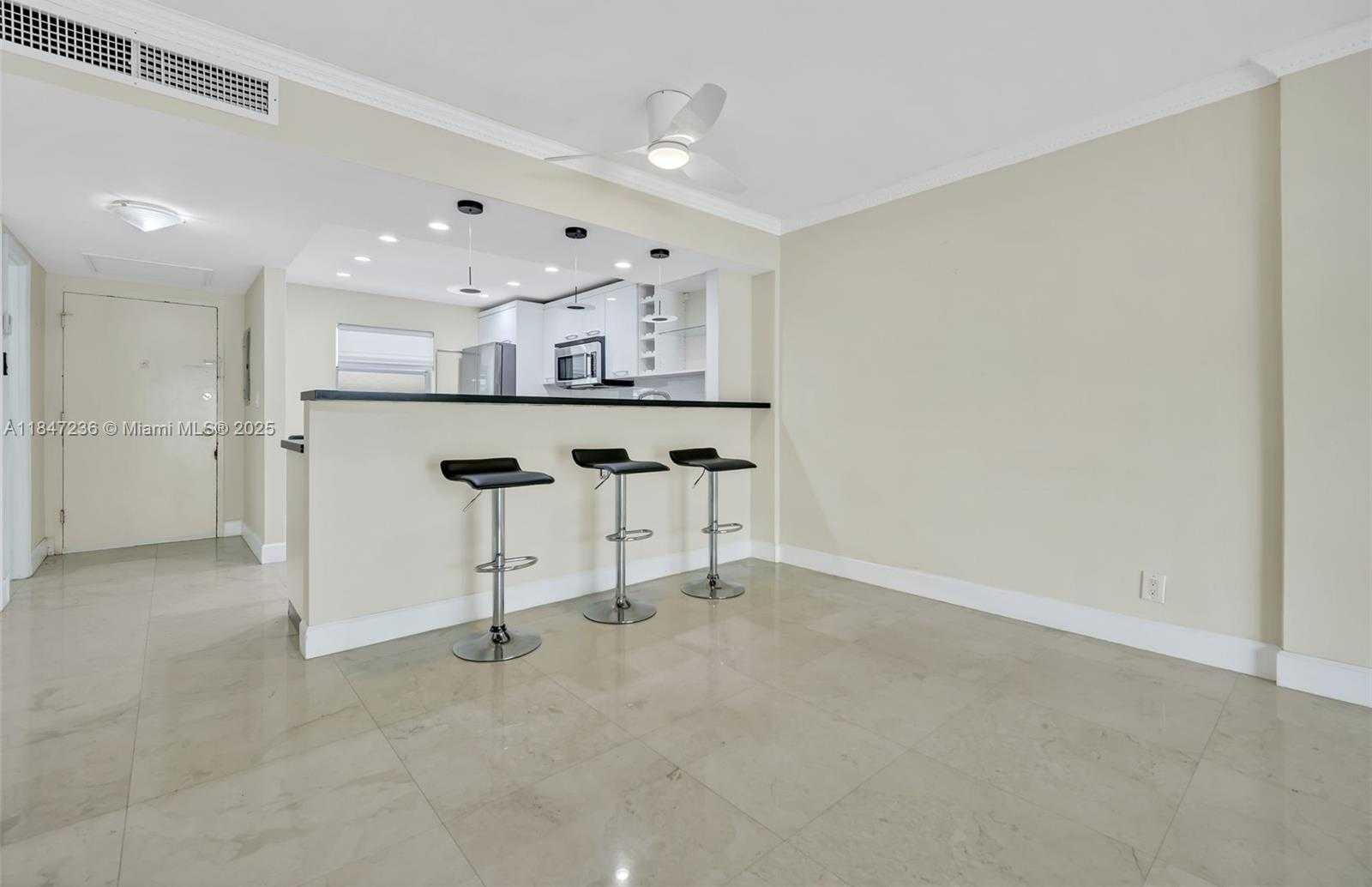 Small Image of 100 EDGEWATER DR #240, Coral Gables Number 7