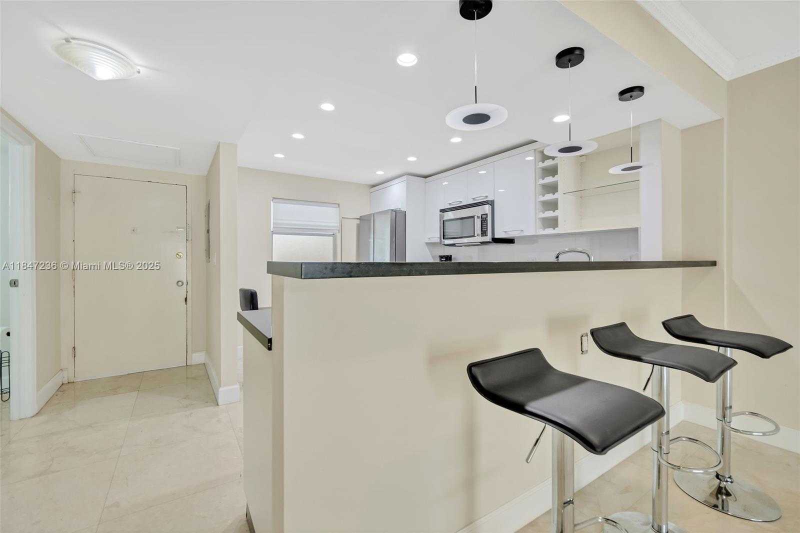 Small Image of 100 EDGEWATER DR #240, Coral Gables Number 8