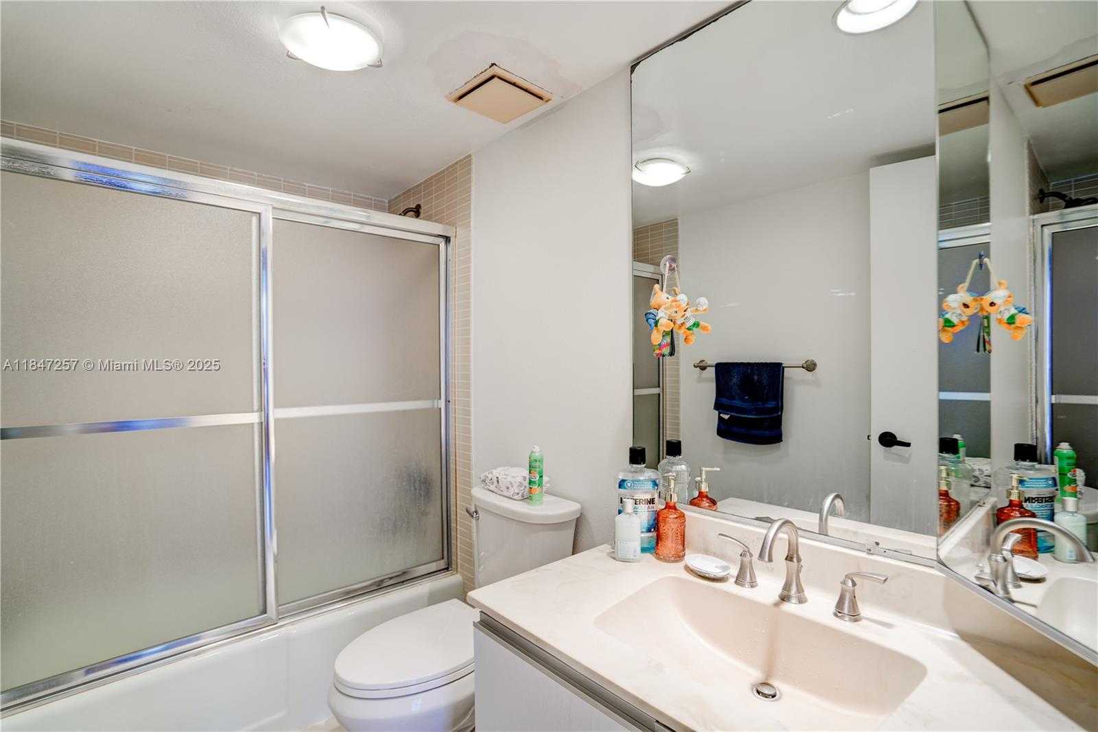 Small Image of 520 BRICKELL KEY DR #A619, Miami Number 13