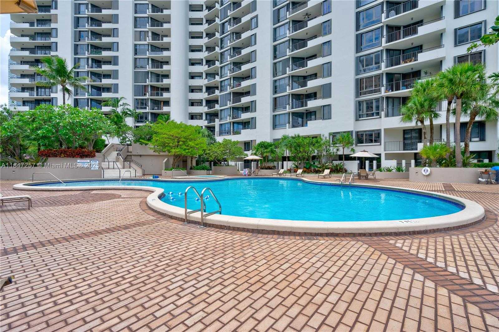 Small Image of 520 BRICKELL KEY DR #A619, Miami Number 19