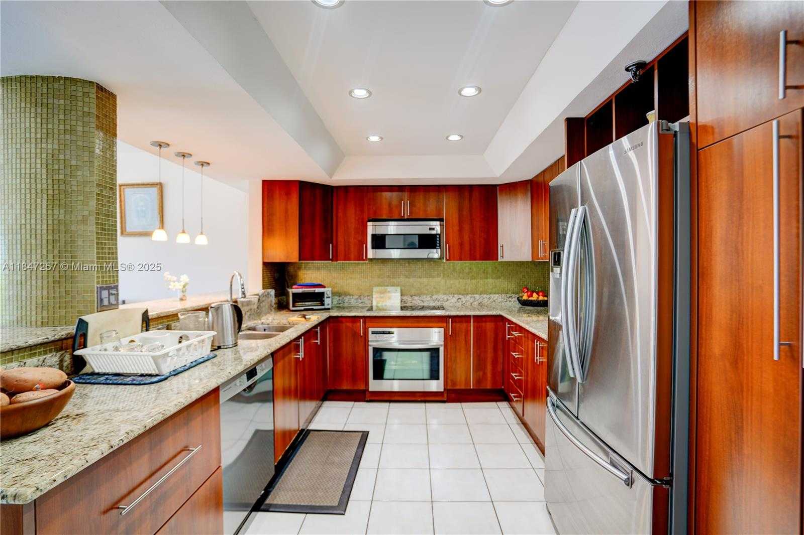 Small Image of 520 BRICKELL KEY DR #A619, Miami Number 8