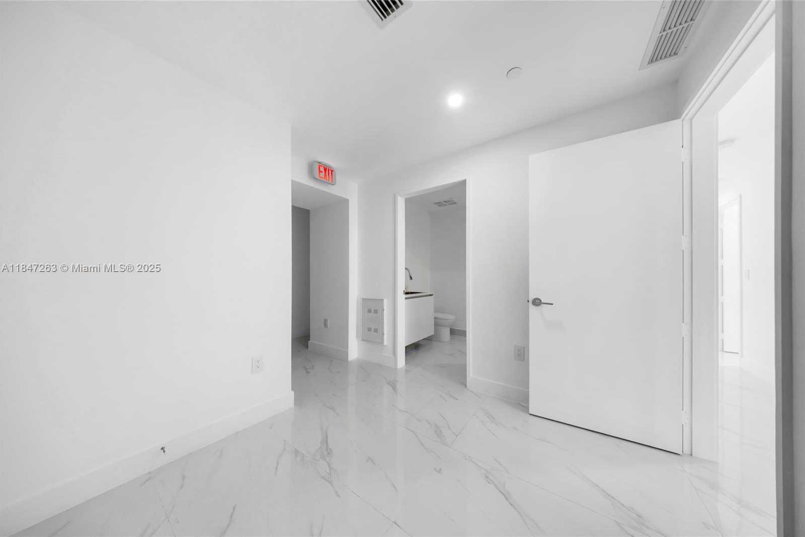 Small Image of 700 NORTH EAST 24TH ST #2101, Miami Number 67
