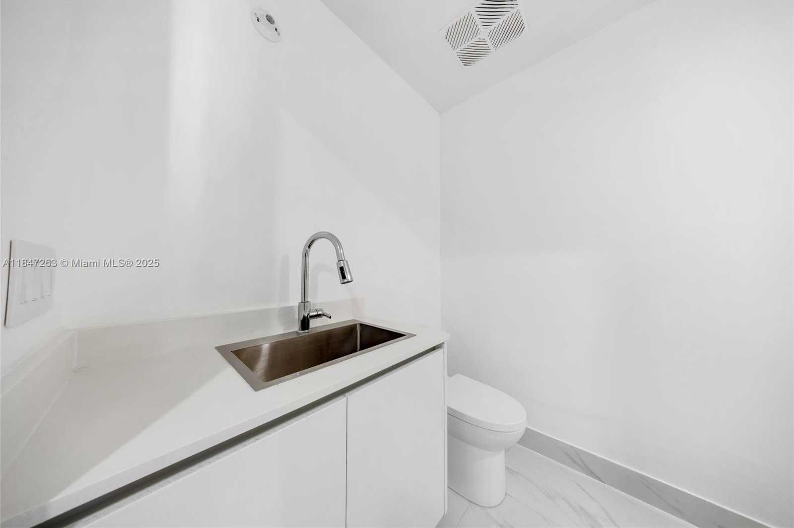 Small Image of 700 NORTH EAST 24TH ST #2101, Miami Number 70