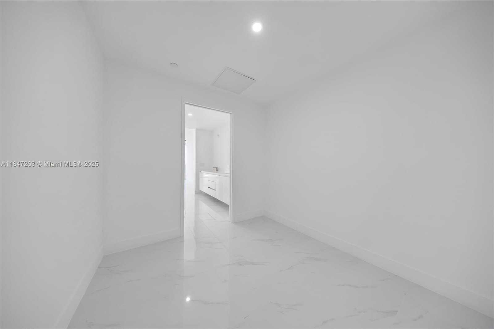 Small Image of 700 NORTH EAST 24TH ST #2101, Miami Number 74