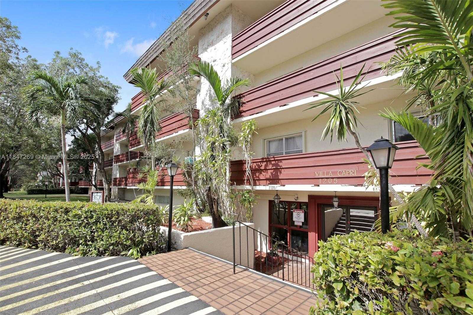 Small Image of 1205 MARIPOSA AVE #320, Coral Gables Number 2