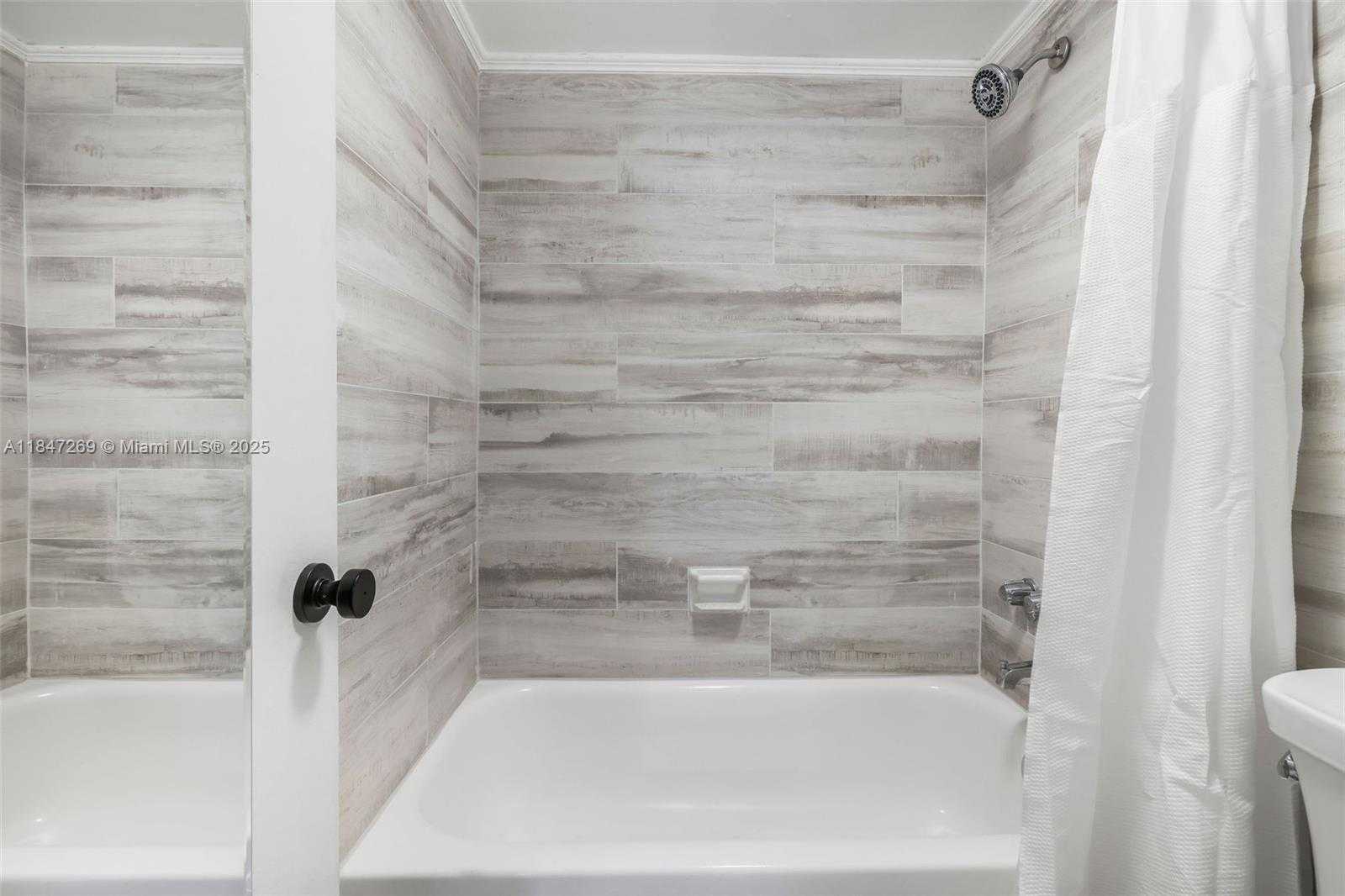 Small Image of 1205 MARIPOSA AVE #320, Coral Gables Number 24