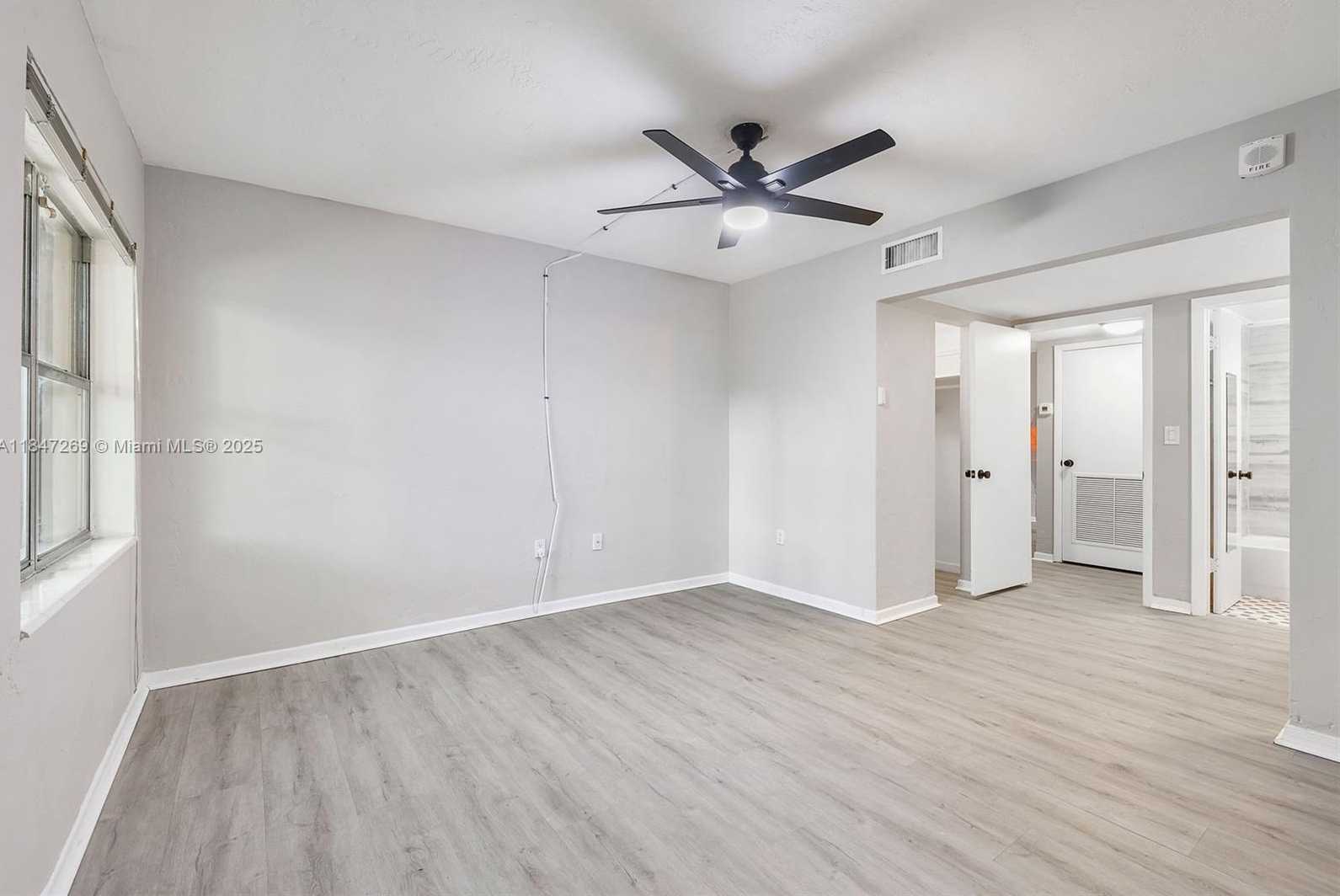 Small Image of 1205 MARIPOSA AVE #320, Coral Gables Number 29