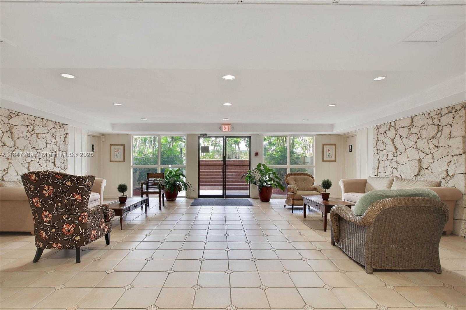 Small Image of 1205 MARIPOSA AVE #320, Coral Gables Number 3