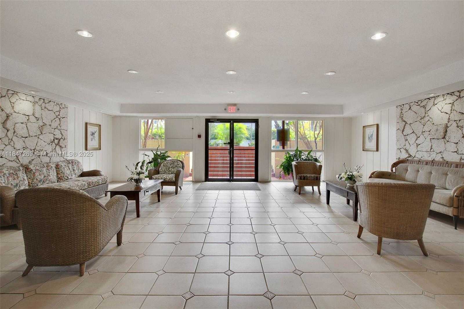 Small Image of 1205 MARIPOSA AVE #320, Coral Gables Number 4