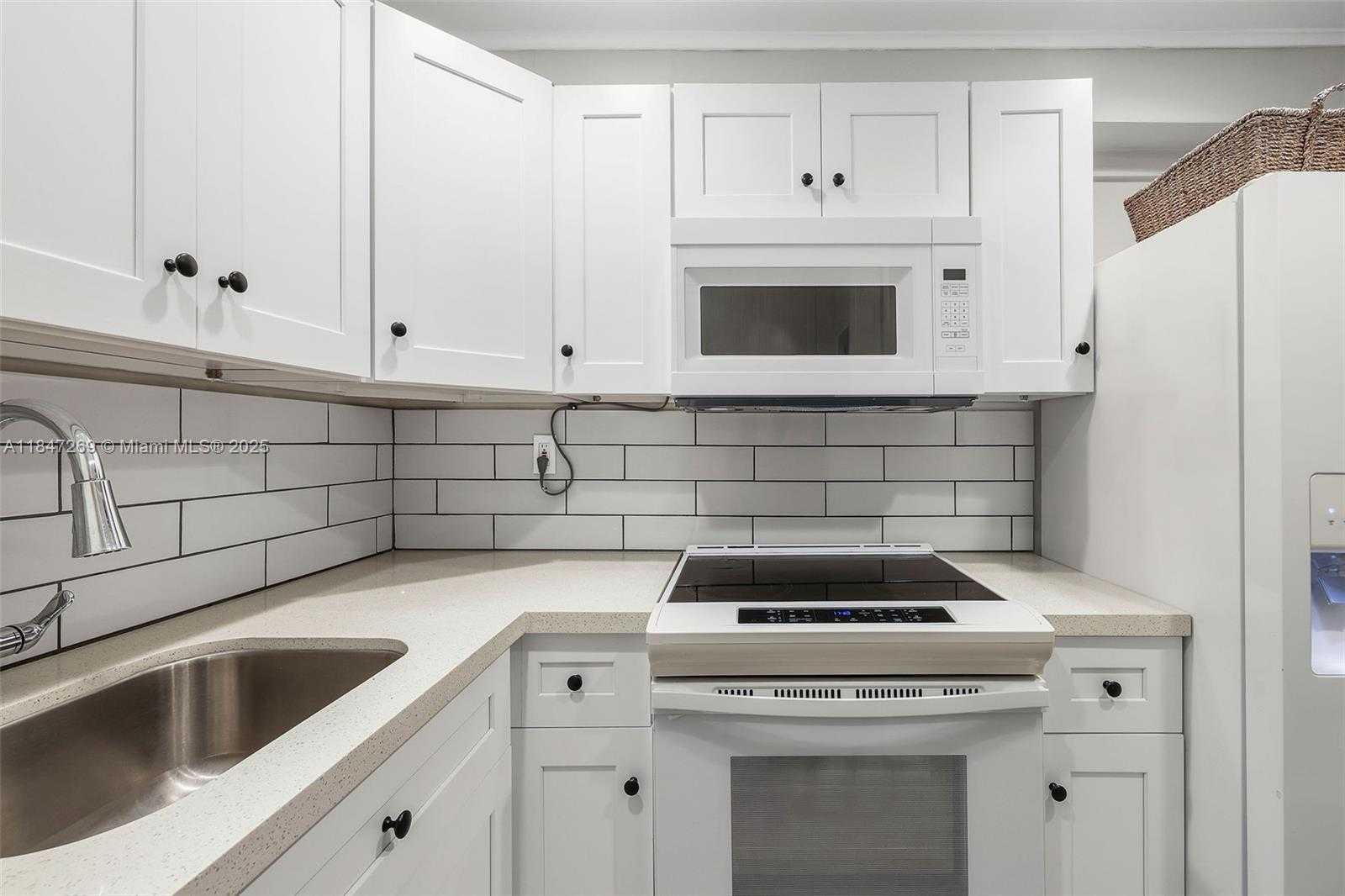 Small Image of 1205 MARIPOSA AVE #320, Coral Gables Number 9