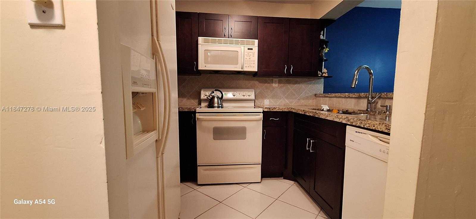 Small Image of 5835 WASHINGTON ST #49, Hollywood Number 13