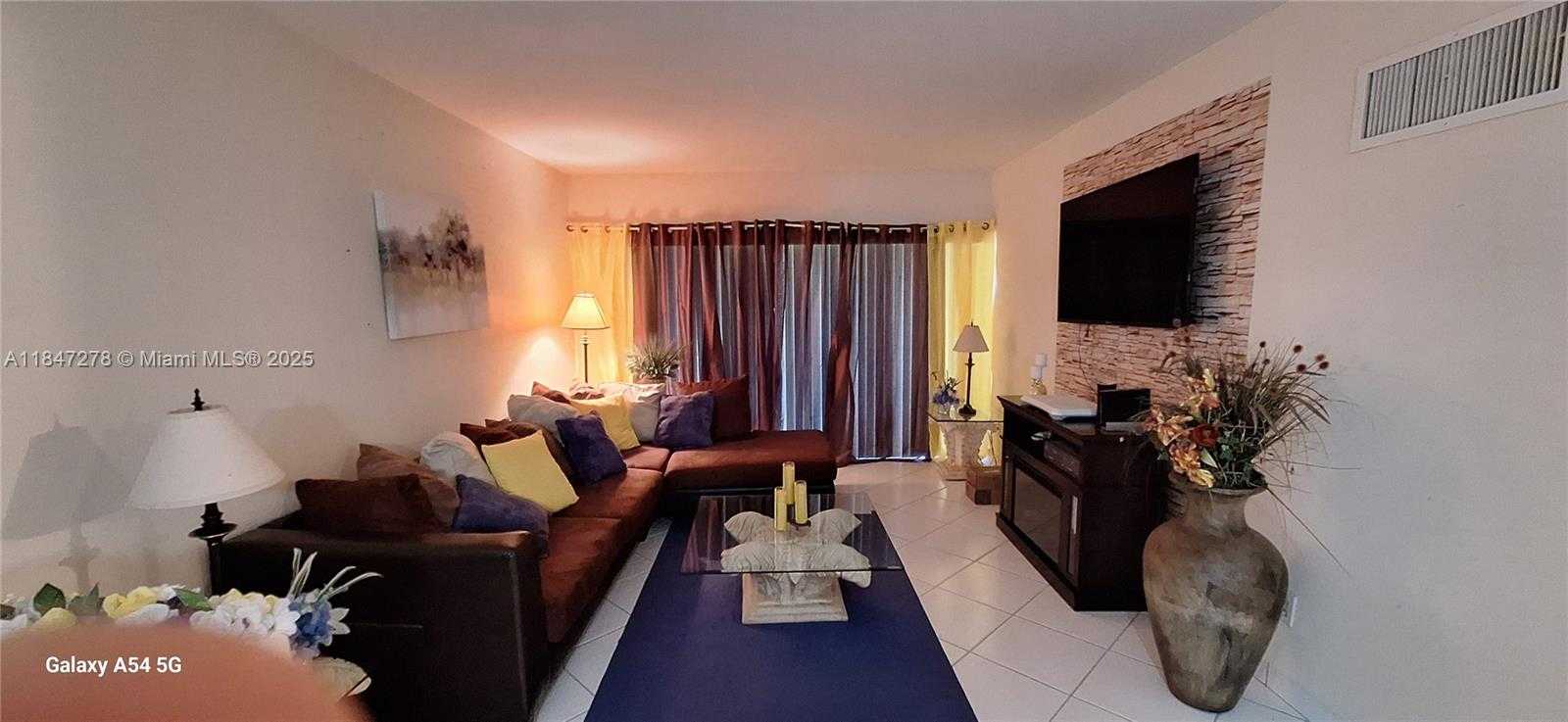 Small Image of 5835 WASHINGTON ST #49, Hollywood Number 2