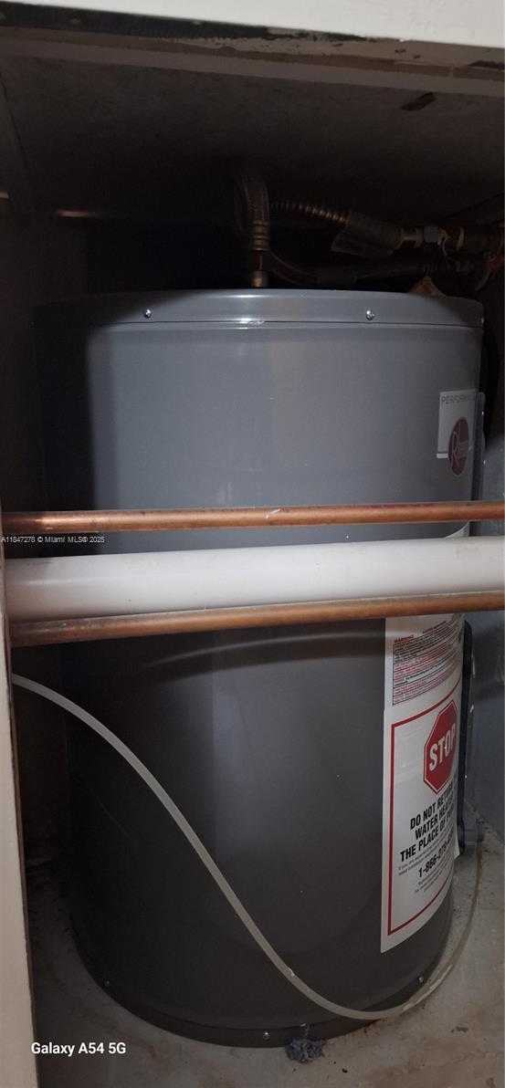 Small Image of 5835 WASHINGTON ST #49, Hollywood Number 33