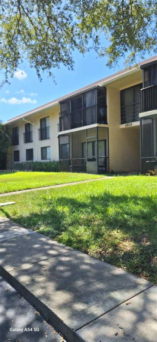 Small Image of 5835 WASHINGTON ST #49, Hollywood Number 5