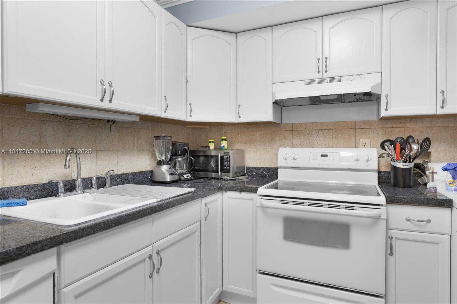 Small Image of 290 174TH ST #1006, Sunny Isles Beach Number 15