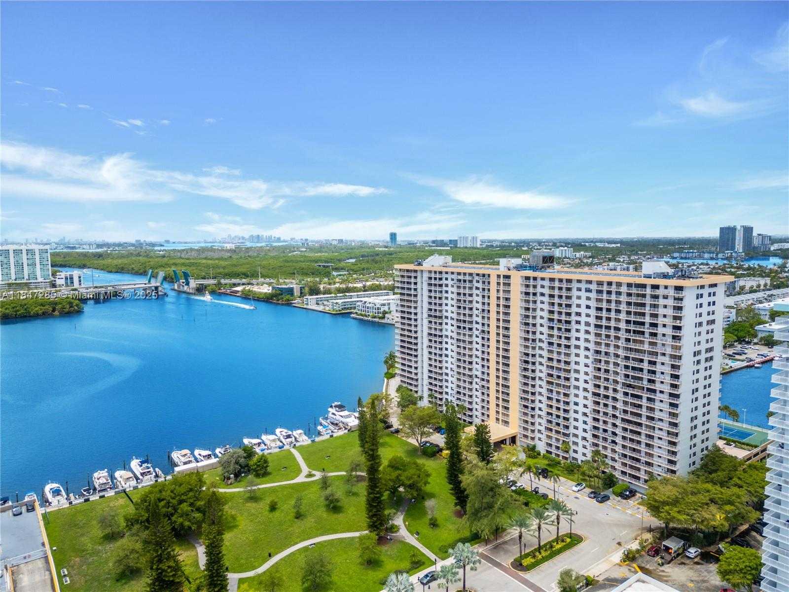Small Image of 290 174TH ST #1006, Sunny Isles Beach Number 3
