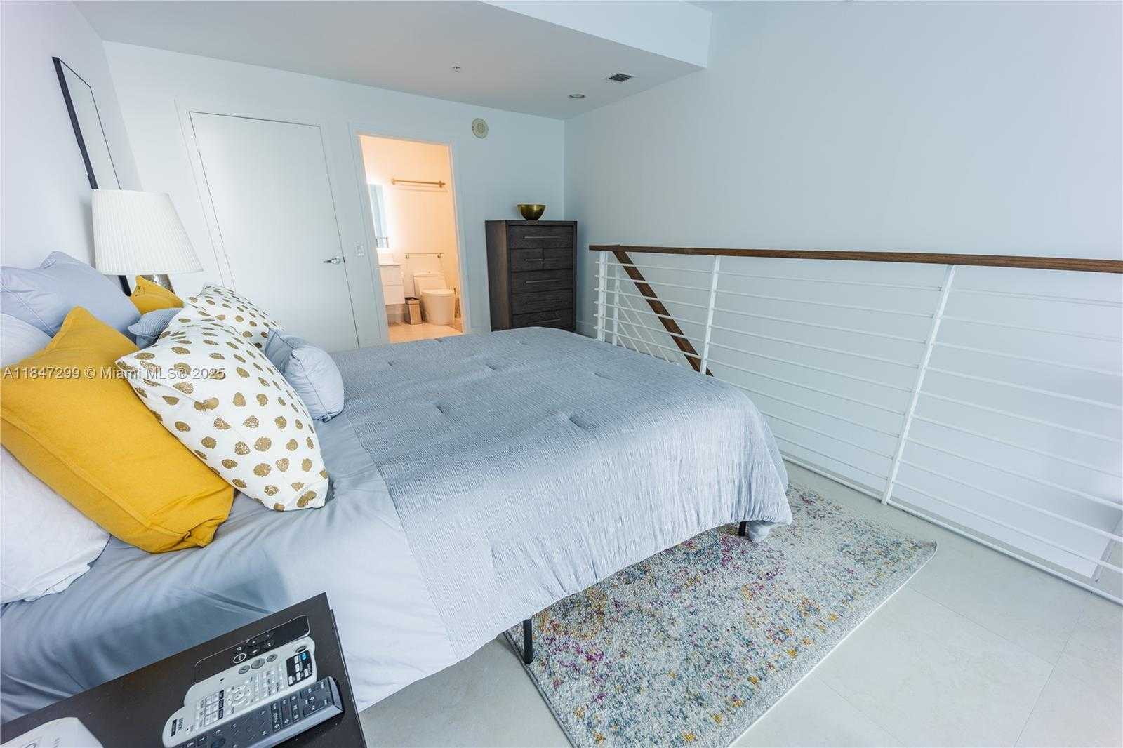 Small Image of 60 SOUTH WEST 13TH ST #3222, Miami Number 5