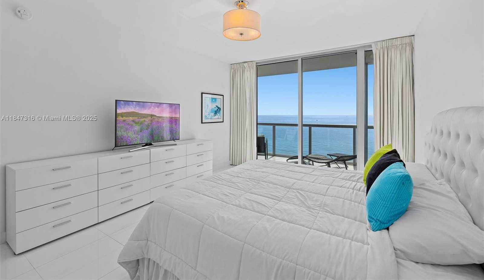 Small Image of 6799 COLLINS AVE #1002, Miami Beach Number 16