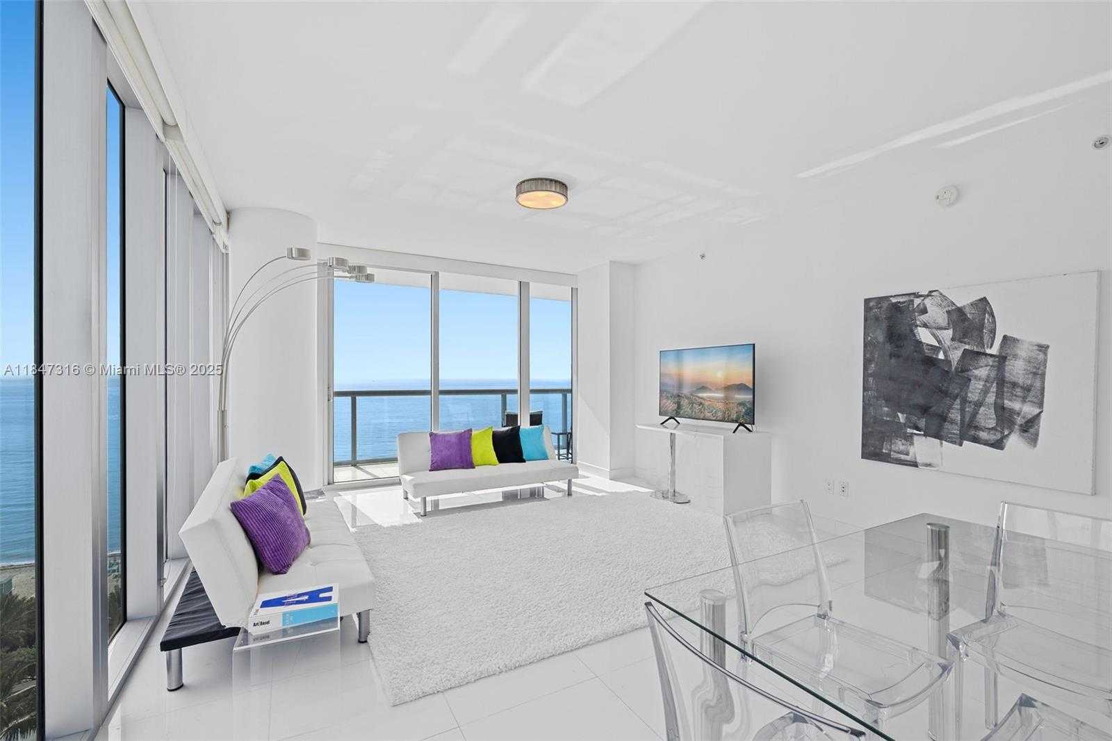 Small Image of 6799 COLLINS AVE #1002, Miami Beach Number 3