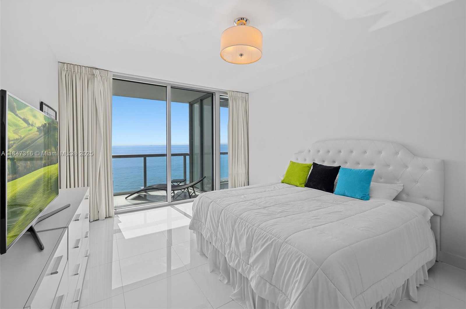 Small Image of 6799 COLLINS AVE #1002, Miami Beach Number 6
