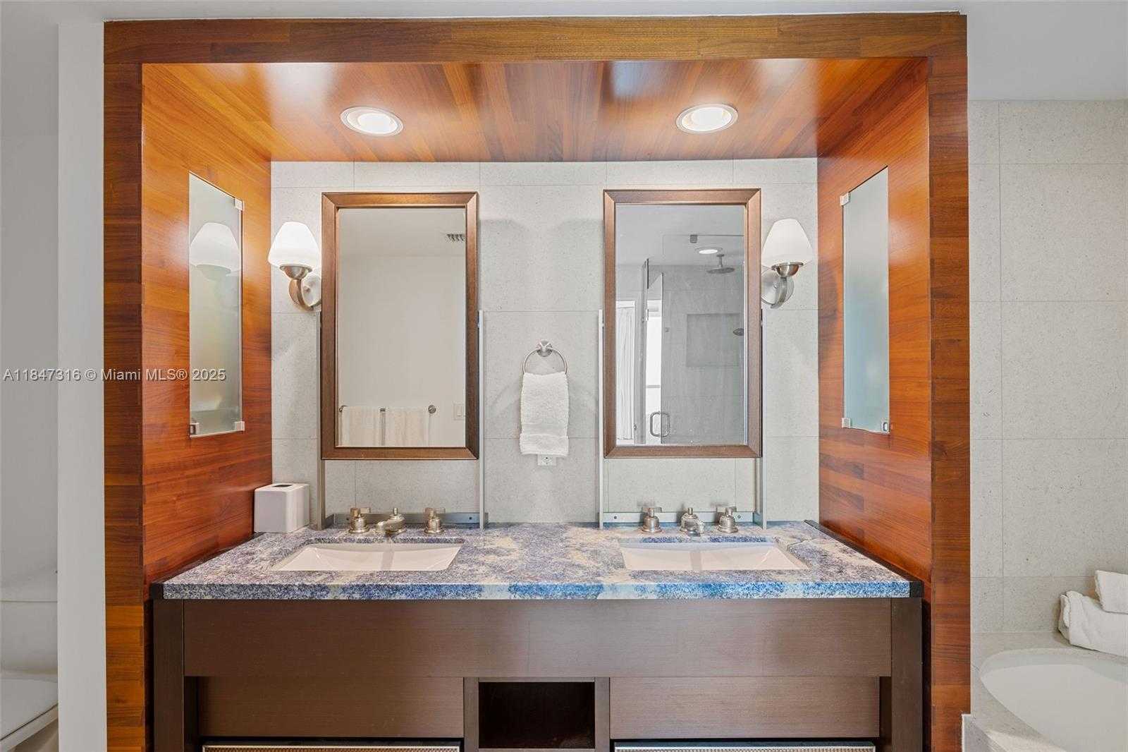 Small Image of 6799 COLLINS AVE #1002, Miami Beach Number 7
