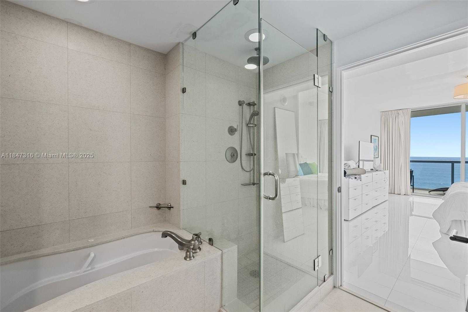 Small Image of 6799 COLLINS AVE #1002, Miami Beach Number 8