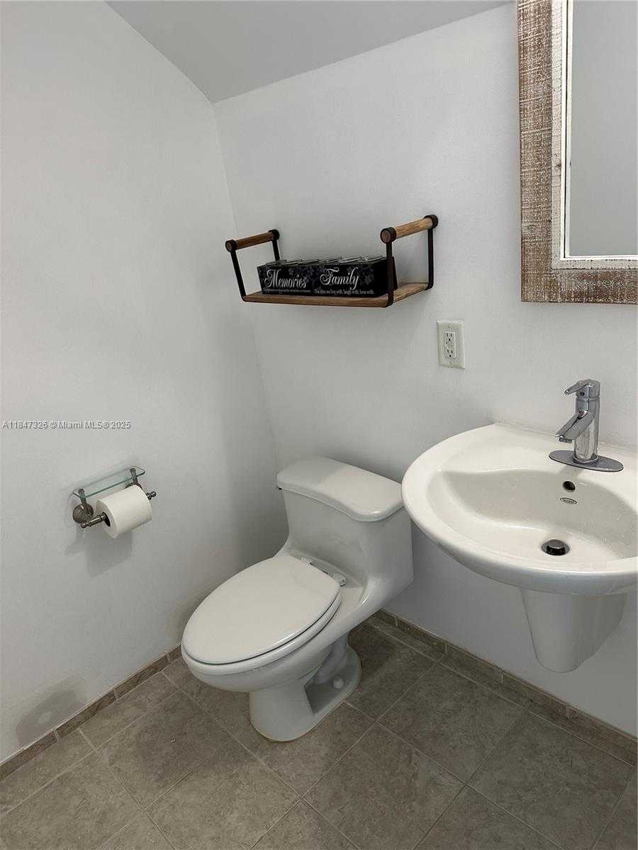 Small Image of 60 SOUTH WEST 13TH ST #1605, Miami Number 18