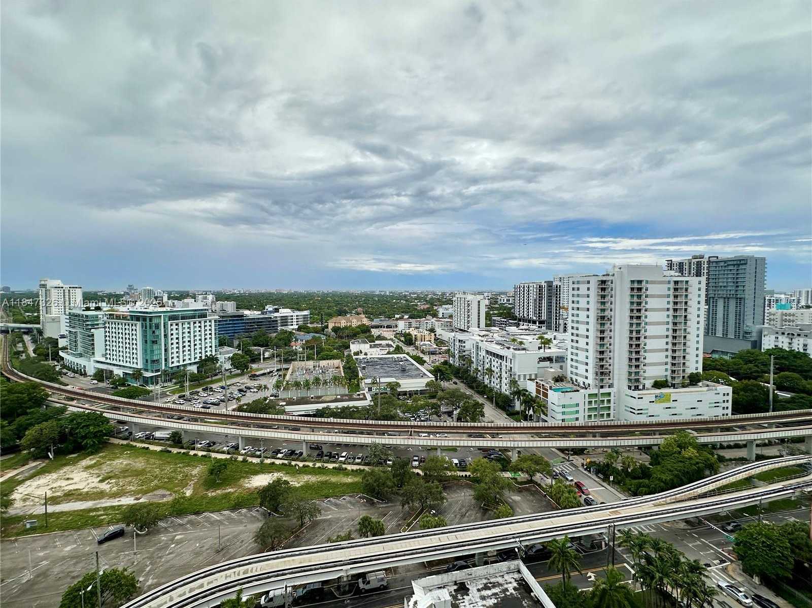 Small Image of 60 SOUTH WEST 13TH ST #1605, Miami Number 32
