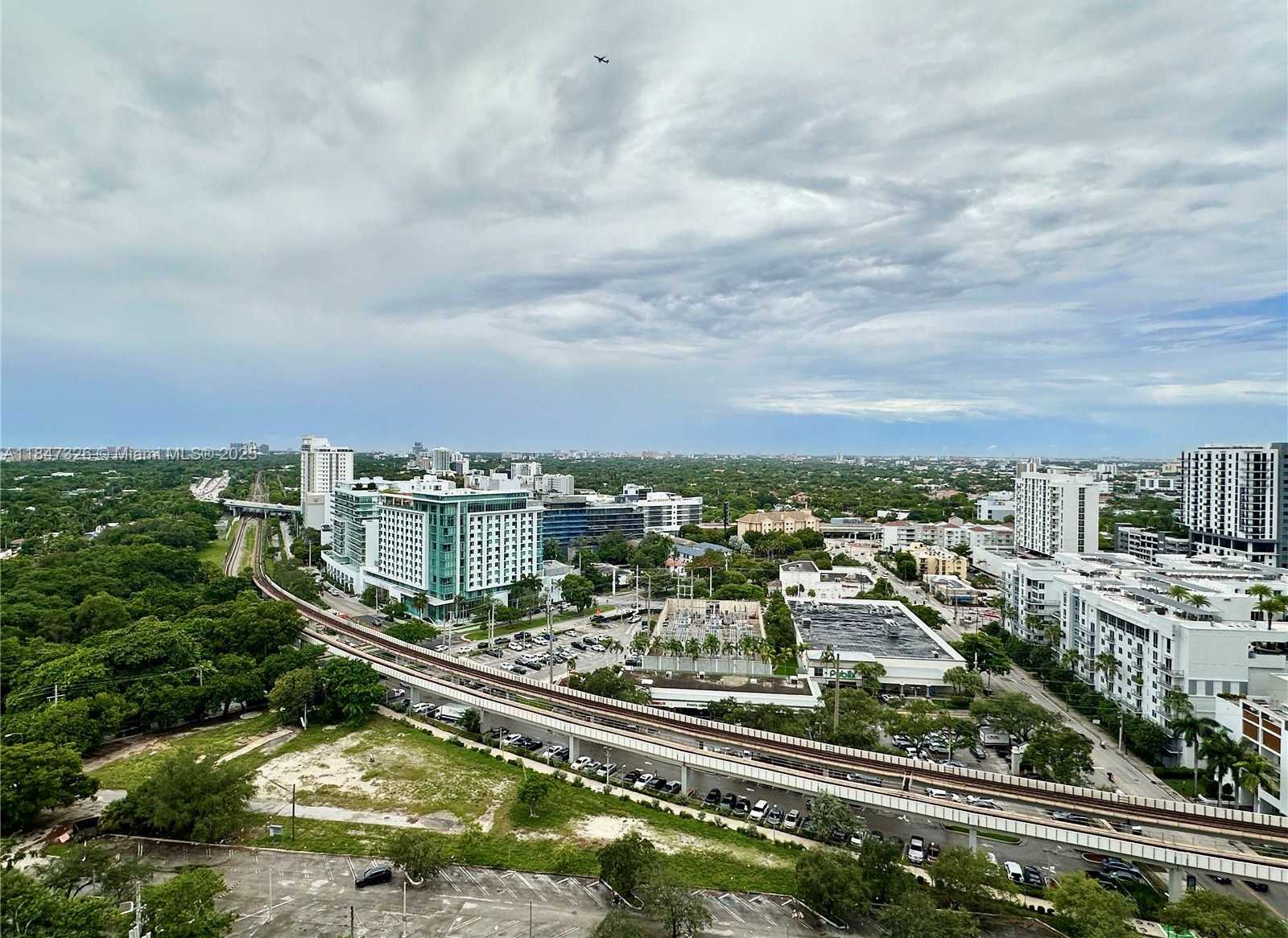 Small Image of 60 SOUTH WEST 13TH ST #1605, Miami Number 4