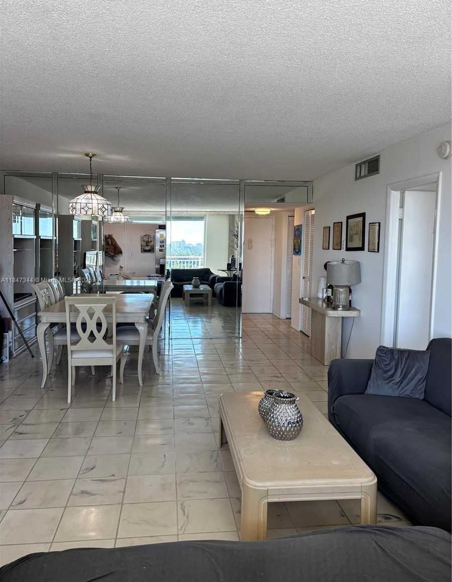 Small Image of 427 GOLDEN ISLES DR #12B, Hallandale Beach Number 10