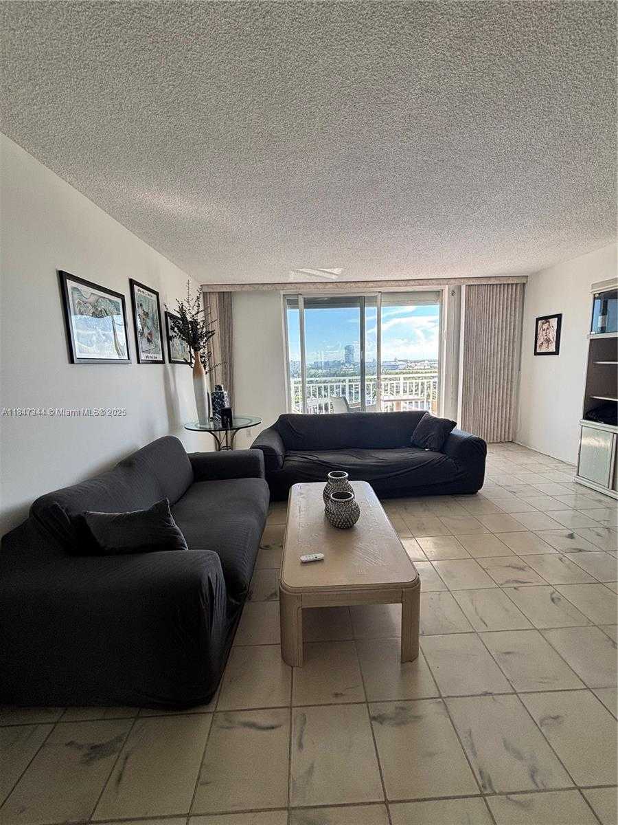 Small Image of 427 GOLDEN ISLES DR #12B, Hallandale Beach Number 4