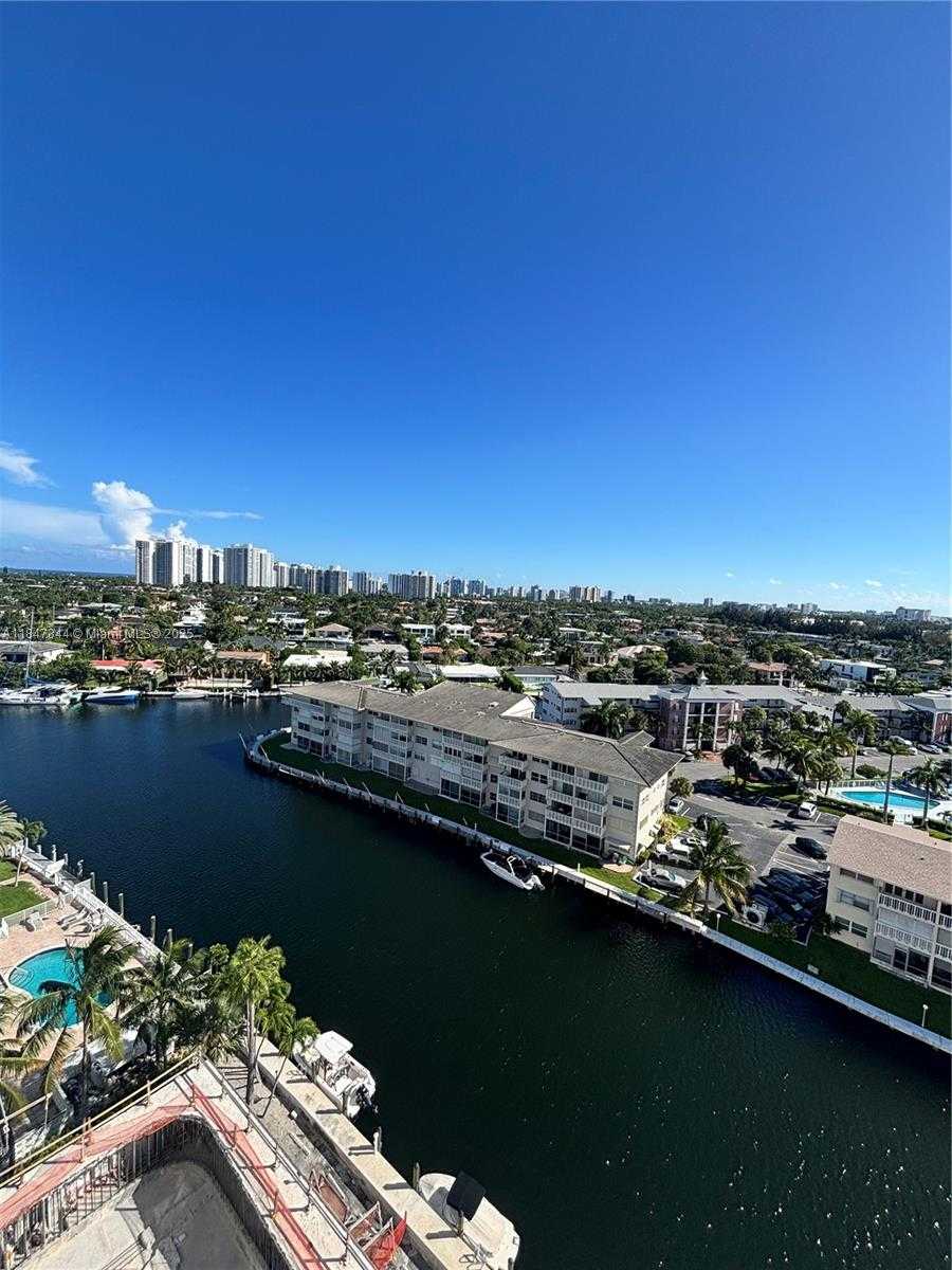 Small Image of 427 GOLDEN ISLES DR #12B, Hallandale Beach Number 7