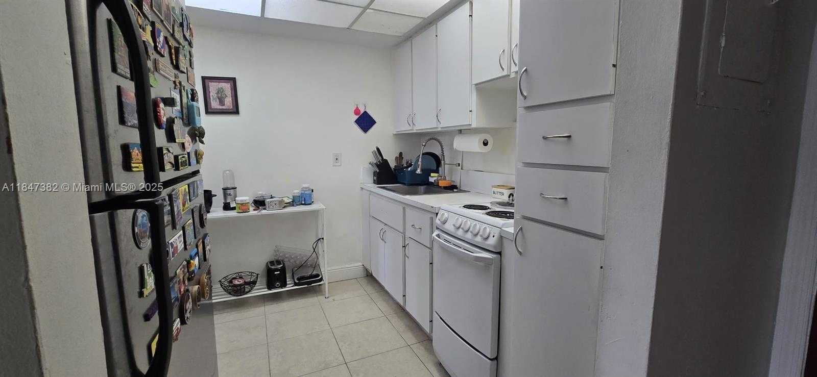 Small Image of 1750 WEST 56TH ST #231, Hialeah Number 4