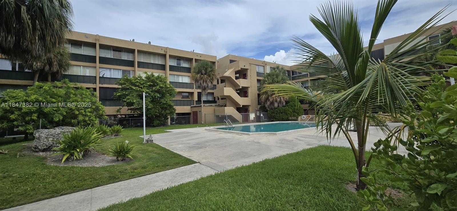 Small Image of 1750 WEST 56TH ST #231, Hialeah Number 8