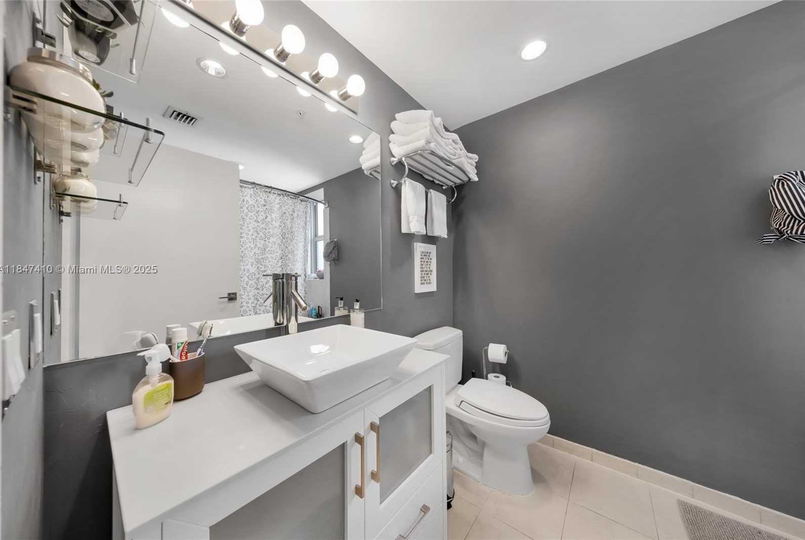 Small Image of 7929 WEST DR #1503, North Bay Village Number 22