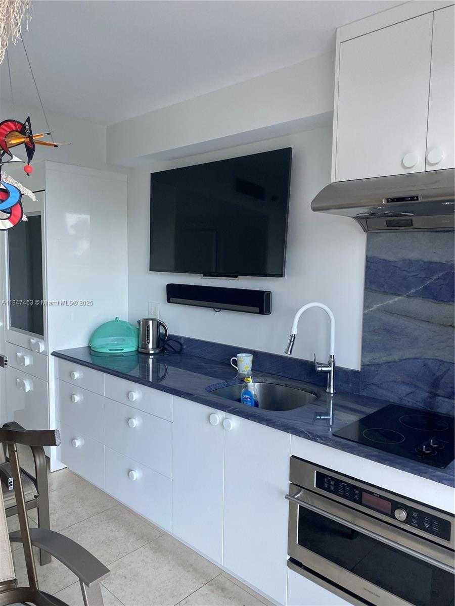 Small Image of 1850 SOUTH OCEAN DR #408, Hallandale Beach Number 4