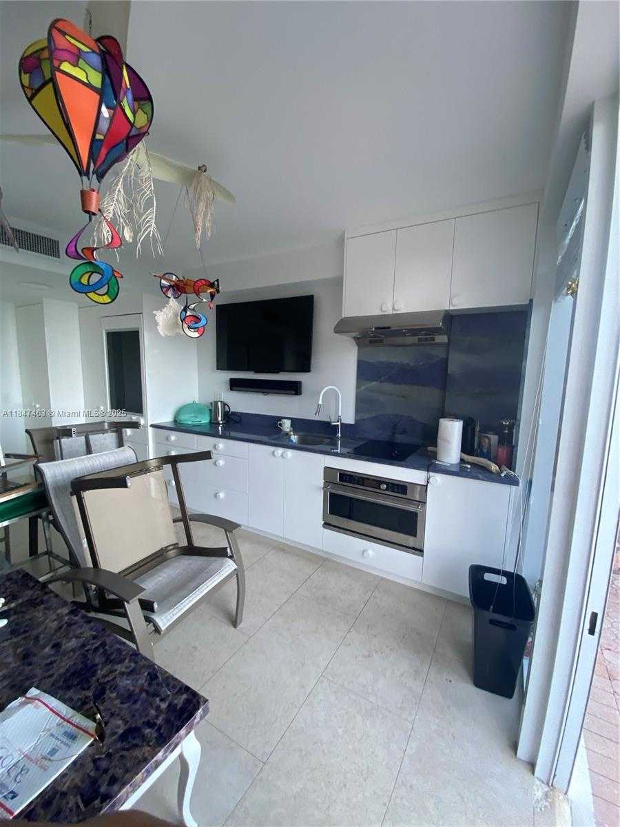 Small Image of 1850 SOUTH OCEAN DR #408, Hallandale Beach Number 7