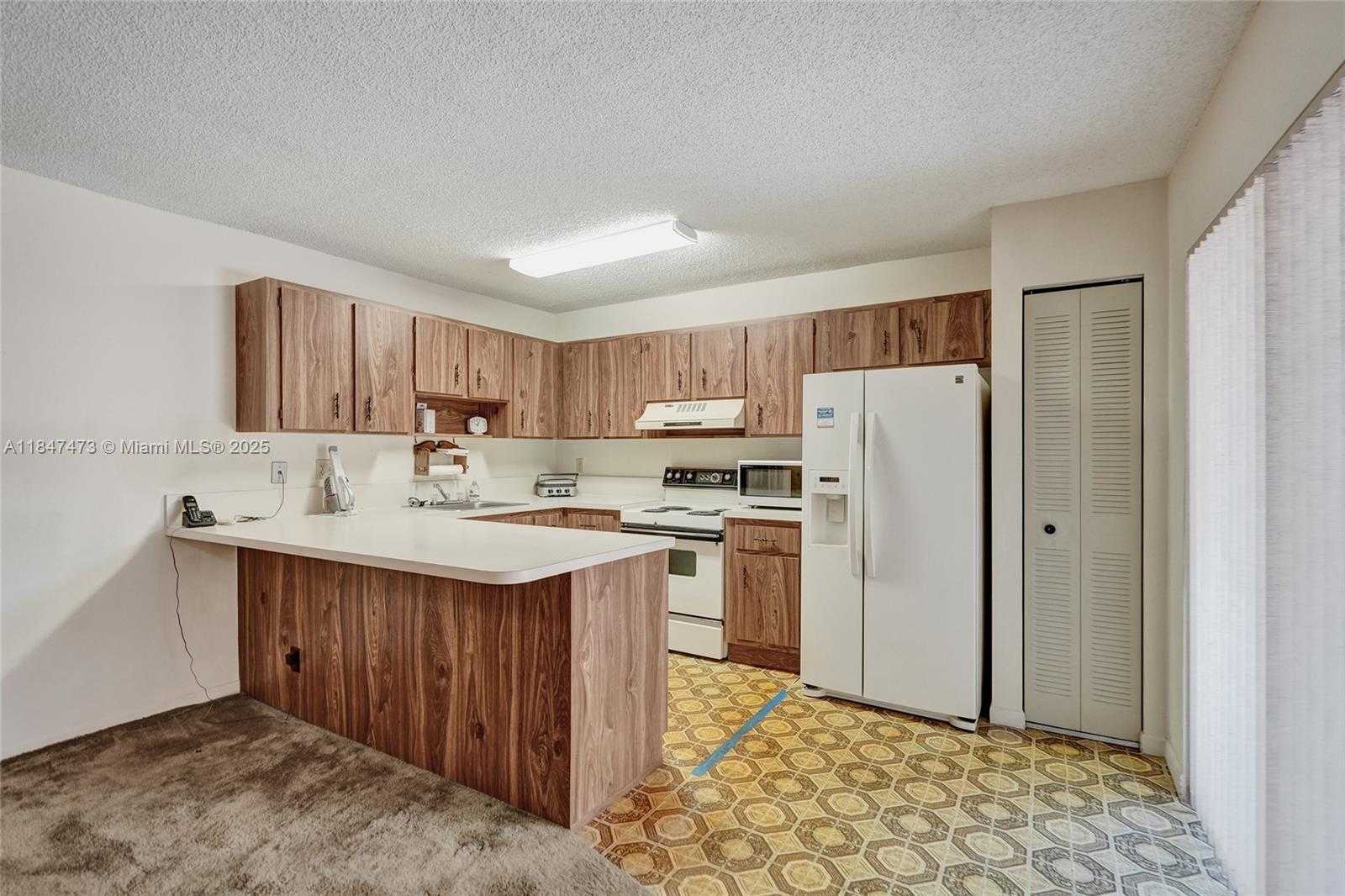 Small Image of 8900 SOUTH WEST 20TH PL #A-25, Davie Number 11
