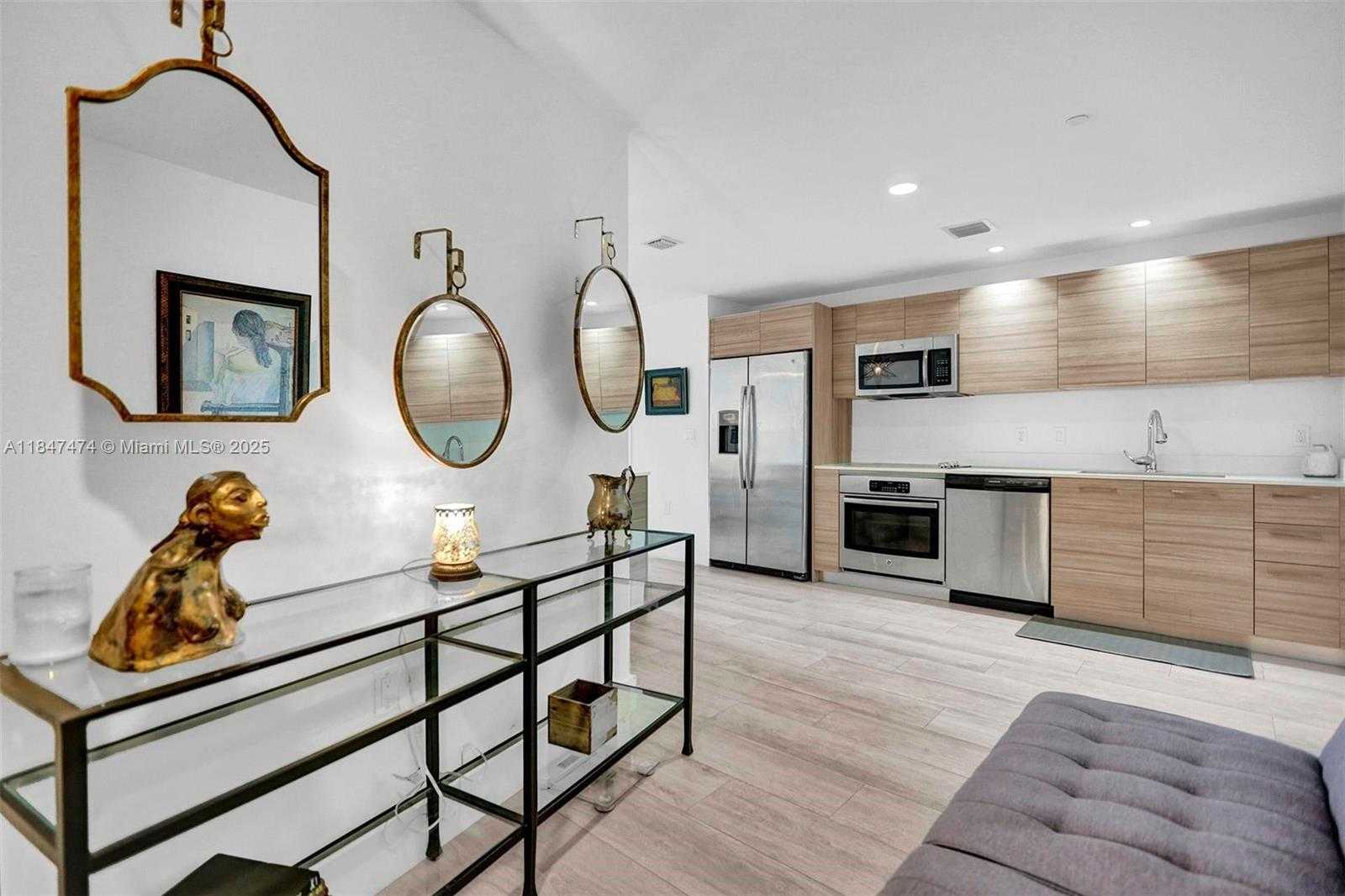 Small Image of 121 NORTH EAST 34TH ST #1814, Miami Number 10