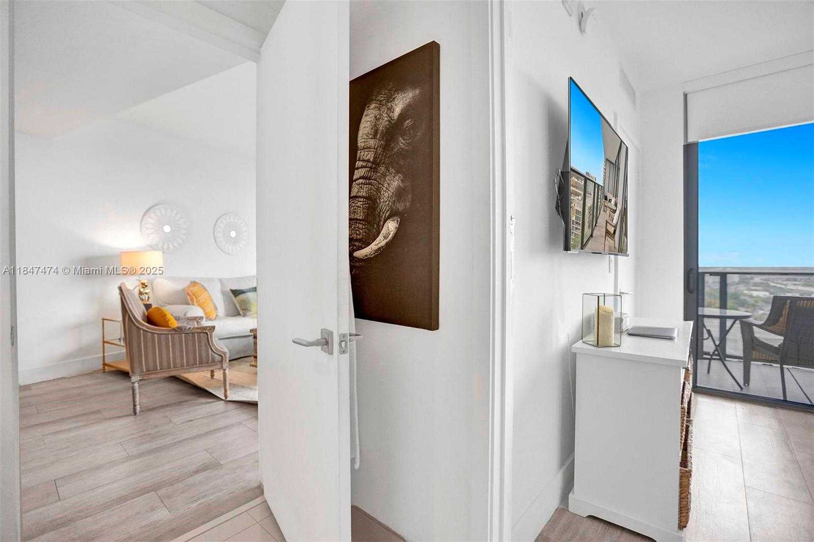 Small Image of 121 NORTH EAST 34TH ST #1814, Miami Number 13