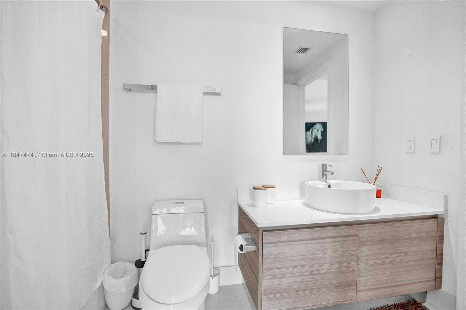 Small Image of 121 NORTH EAST 34TH ST #1814, Miami Number 18