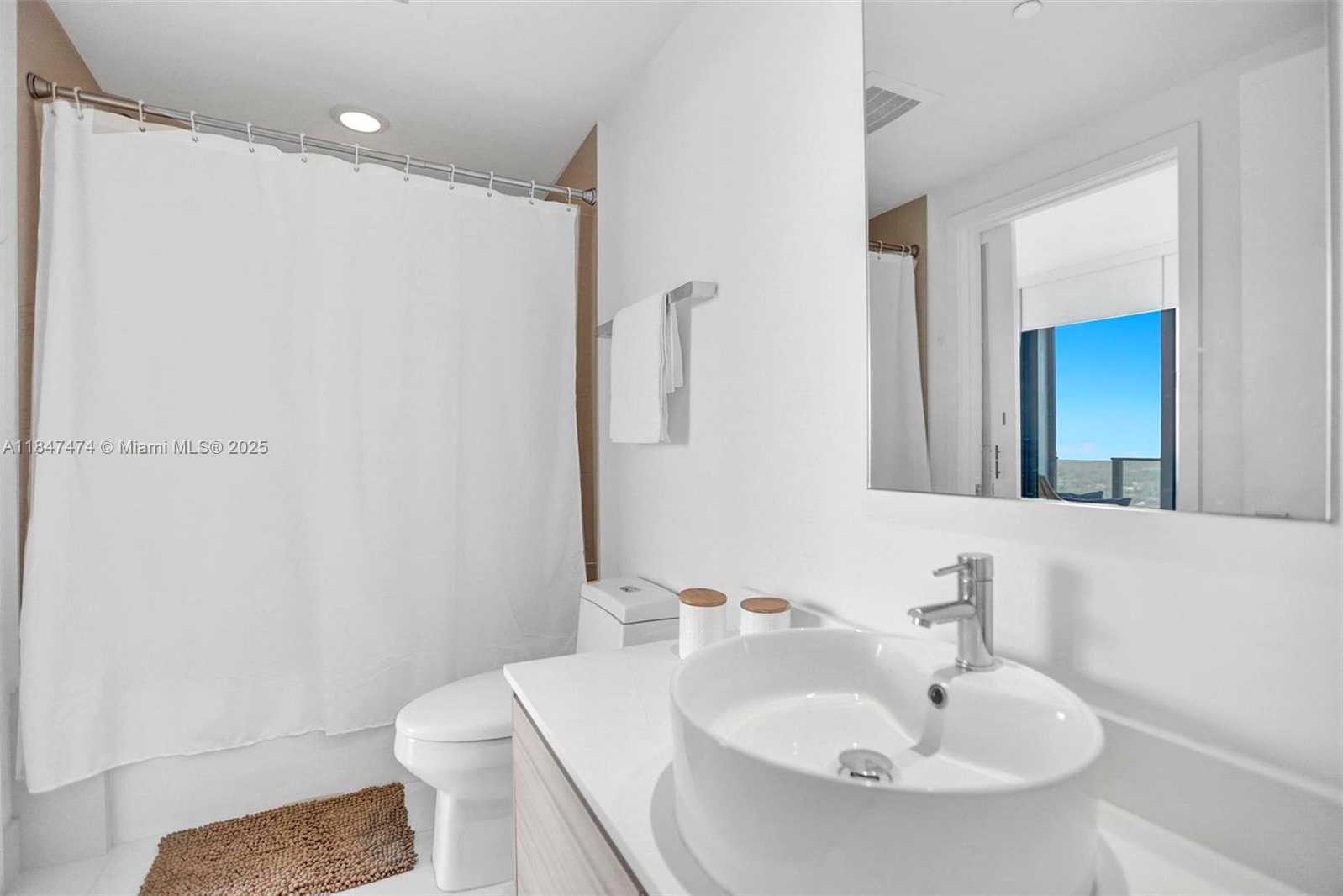 Small Image of 121 NORTH EAST 34TH ST #1814, Miami Number 19