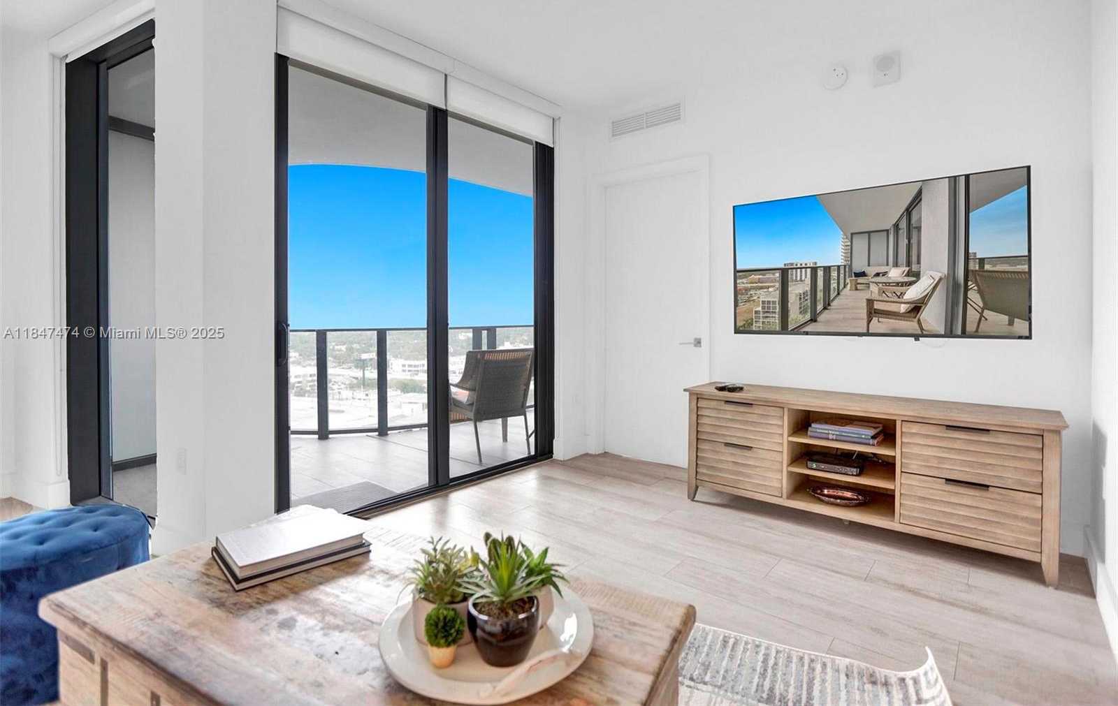 Small Image of 121 NORTH EAST 34TH ST #1814, Miami Number 2