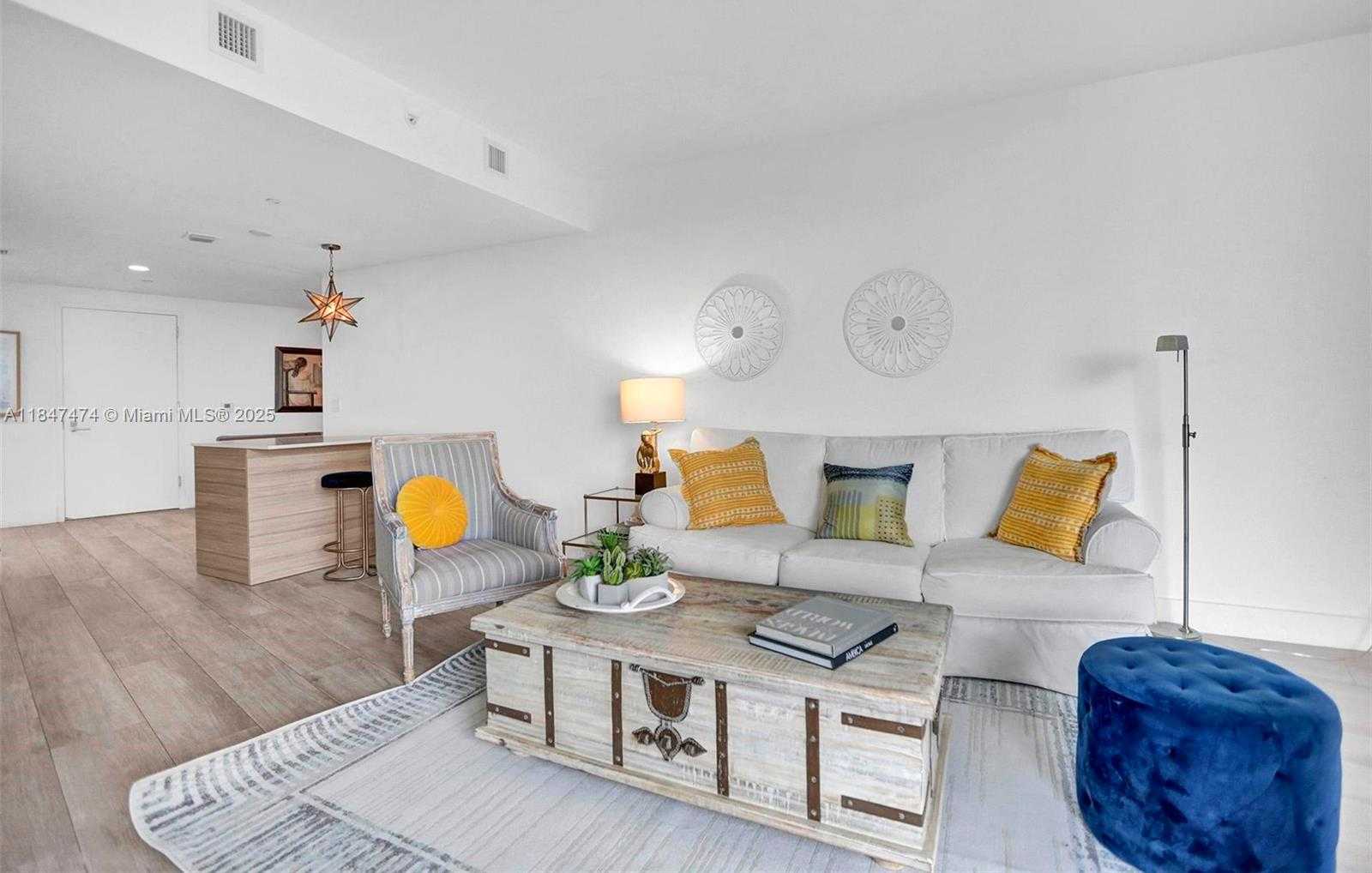 Small Image of 121 NORTH EAST 34TH ST #1814, Miami Number 4