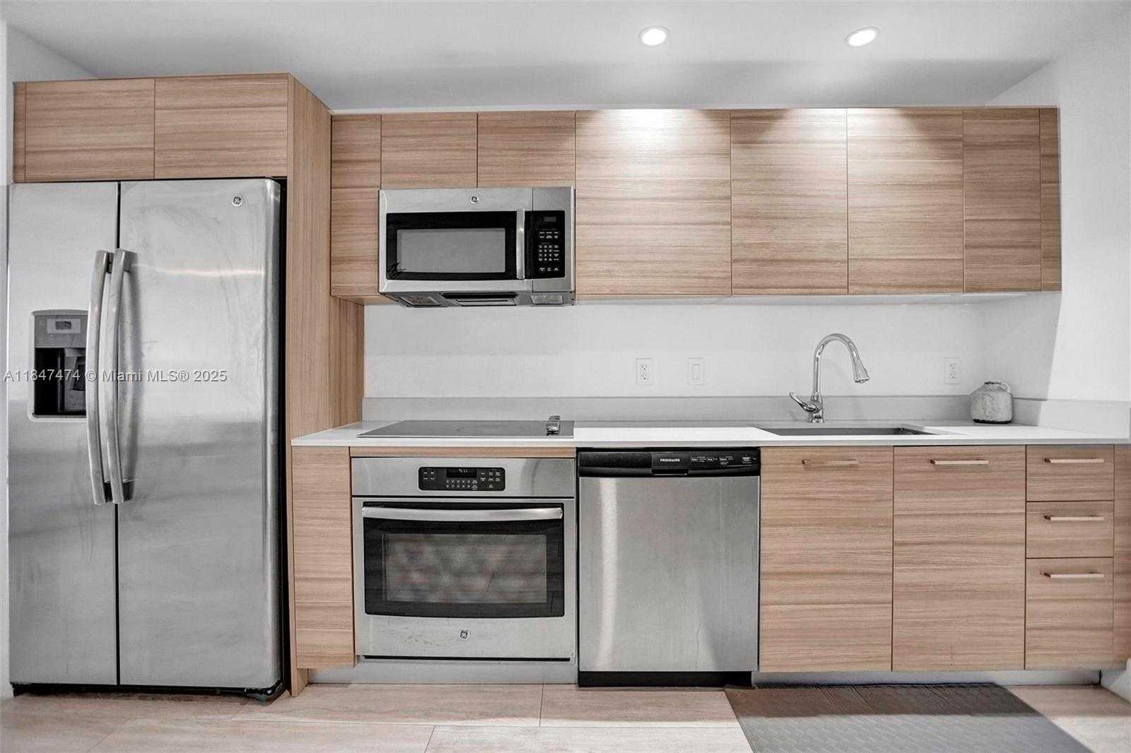 Small Image of 121 NORTH EAST 34TH ST #1814, Miami Number 8