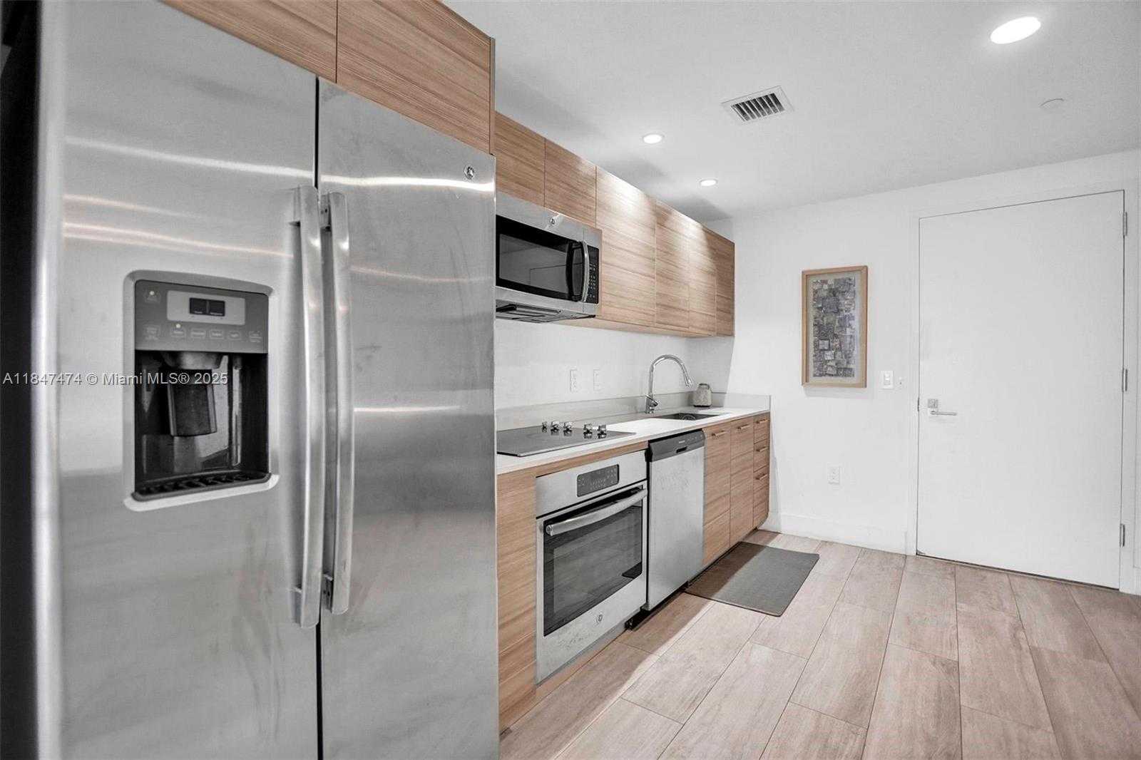 Small Image of 121 NORTH EAST 34TH ST #1814, Miami Number 9